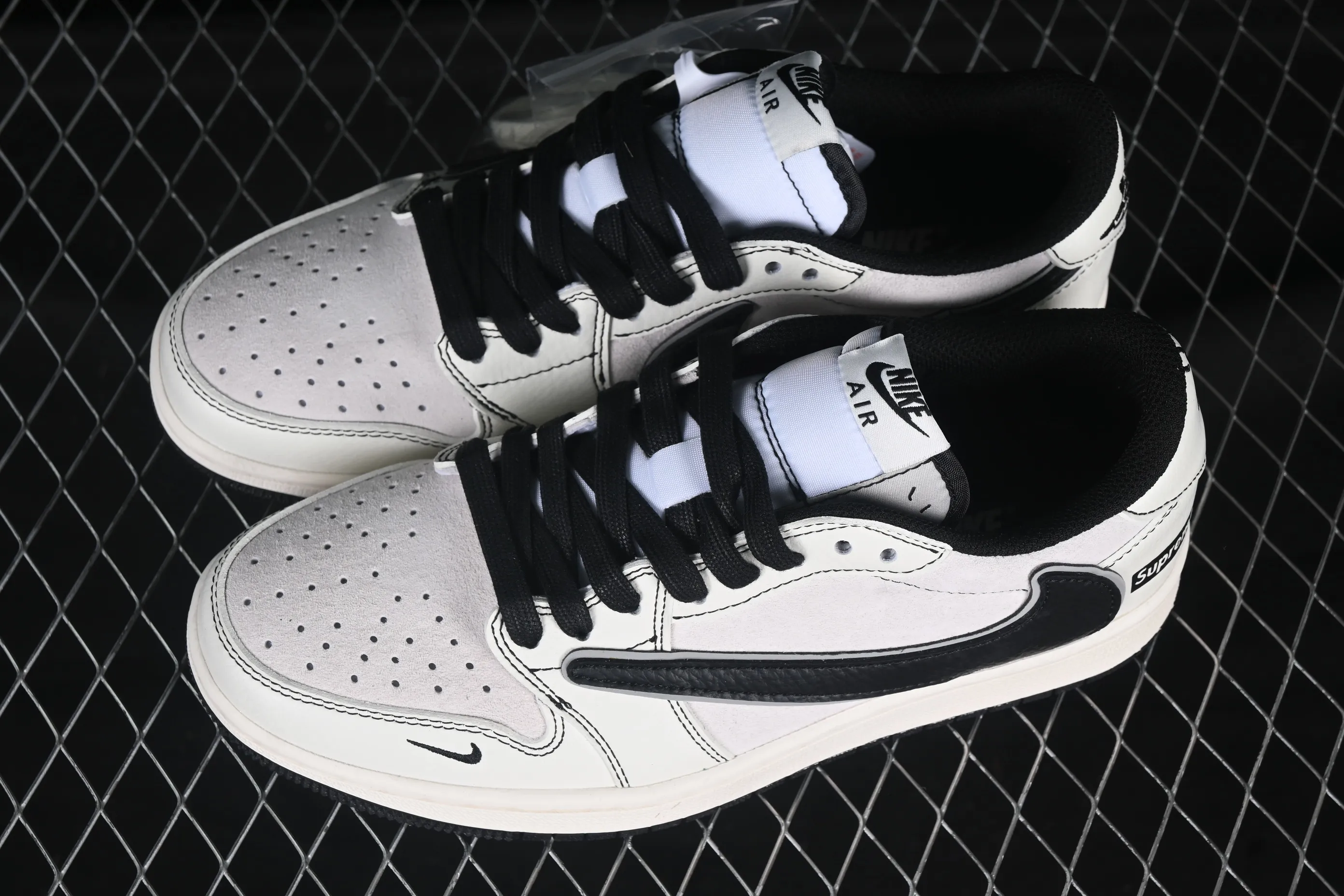 All categories Air Jordan Jordan series basketball shoes Air Jordan 1 Low High-end customized low-top sneakers Travis Scott x Fragment Design x Air Jordan 1 Low OG SP AJ1 Joe 1 Supreme joint beige black line low-top cultural casual sneakers XZ2268-080